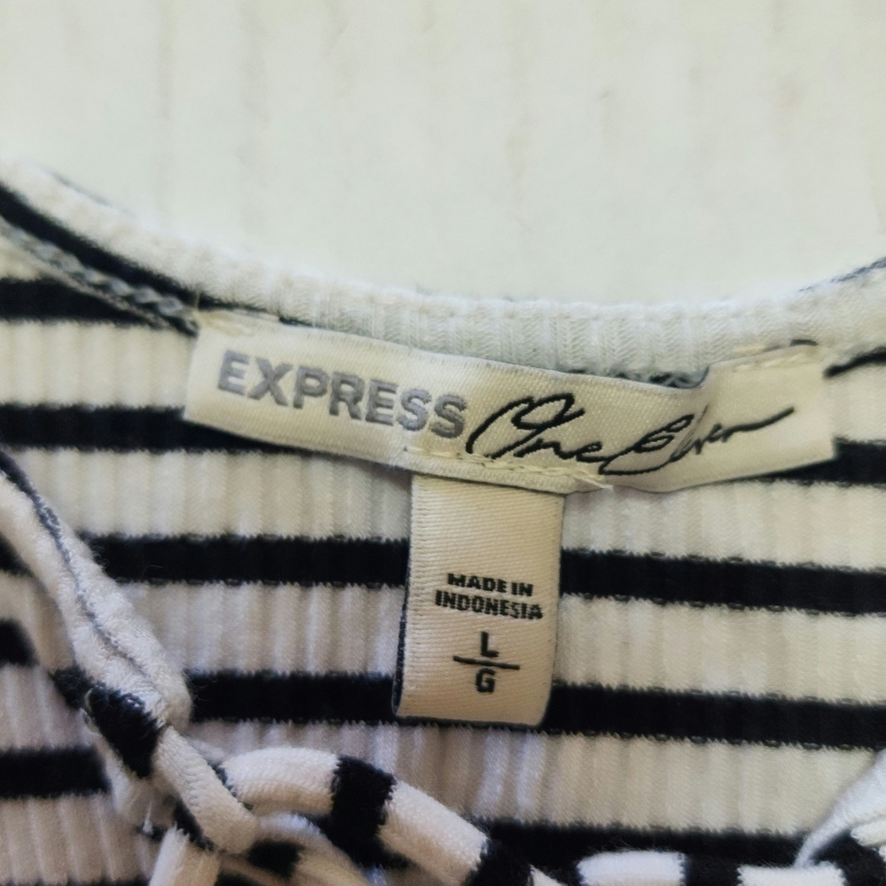 EXPRESS Tank Top - Picture 4 of 7